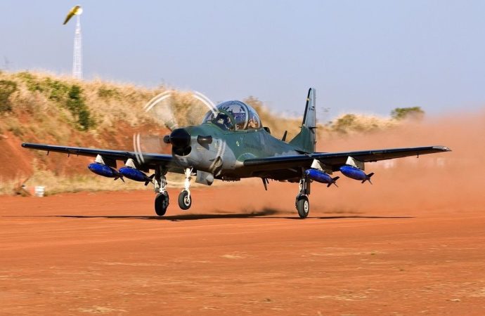 Embraer e Sierra Nevada Corporation recebem encomenda de 12 aeronaves A-29 Super Tucano para a Força Aérea da Nigéria