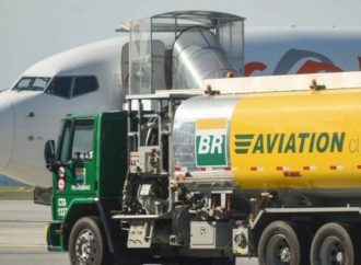 Governo Bolsonaro quer zerar cobrança do PIS/Cofins sobre o querosene de aviação