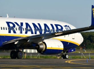 Nevoeiro dentro do Boeing 737 leva tripulação da Ryanair a declarar emergência