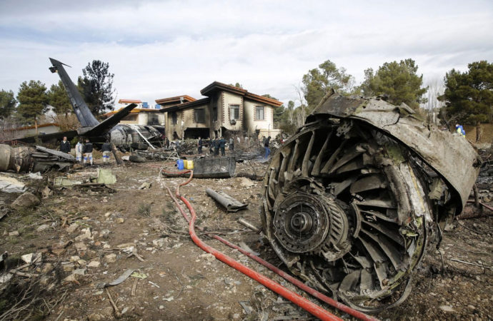 Fontes anônimas dizem que Boeing 737 da Ukrainian Airliners foi abatido por míssil