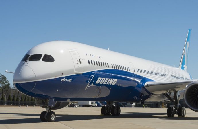 Boeing considera novo corte de produção no 787 Dreamliner, dizem fontes