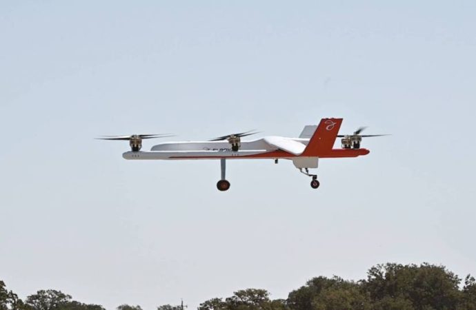 Elroy e Embraer lançam parceria Cargo eVTOL