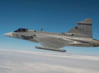 Saab envia caças Gripen E para testes de combate na Finlândia