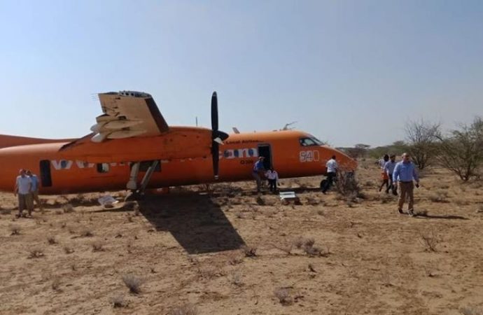 Fly540 Dash 8 faz pouso de emergência após falha de motor