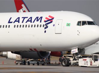 Latam adapta aeronave e faz voo de transporte de carga