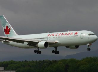 Boeing da Air Canadá faz pouso de emergência no aeroporto de Madri
