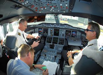 Pesquisa revela altos níveis de estresse e insatisfação no trabalho entre pilotos de linhas aéreas