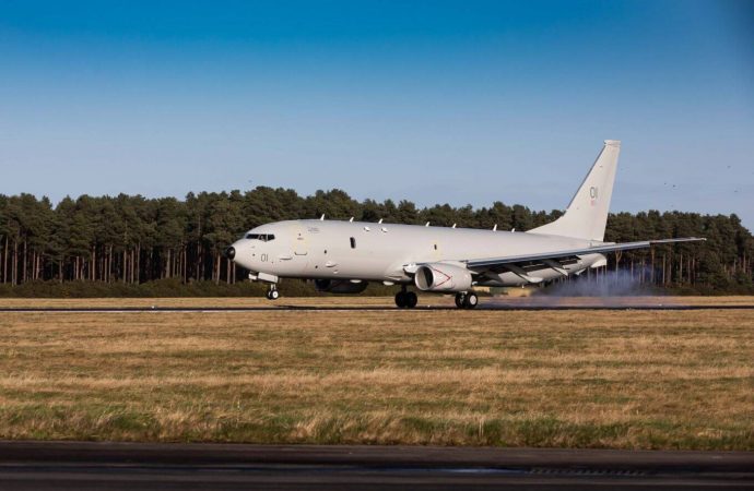 Primeiro RAF P-8A Poseidon pousa na Escócia