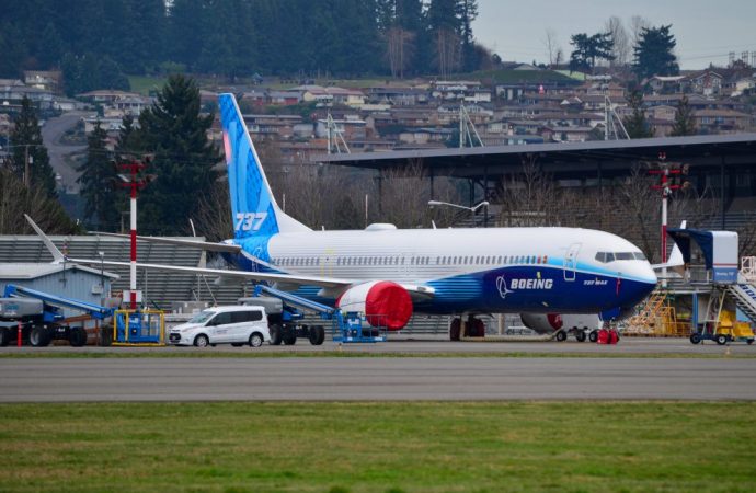 Boeing completa primeiro teste de táxi com o 737 MAX 10