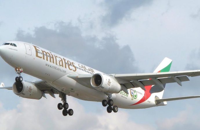 Emirates vai suspender operações com passageiros a partir de 25 de março