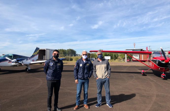 Aeroclube de Santa Catarina(SSKT) transporta respiradores para os hospitais em apoio a Defesa Civil do Estado