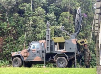 Força Aérea Brasileira presta apoio às vítimas das enchentes em Petrópolis