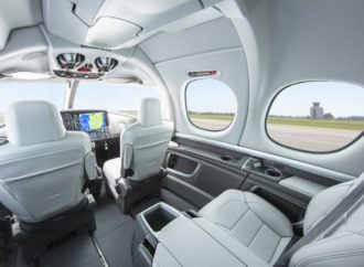 Cirrus traz Vision Jet G2 à Labace, com inteligência artificial para pouso emergencial. Por AirConnected