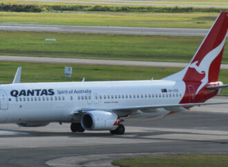 Dois voos da Qantas de Melbourne atrasam ​​devido a problemas mecânicos