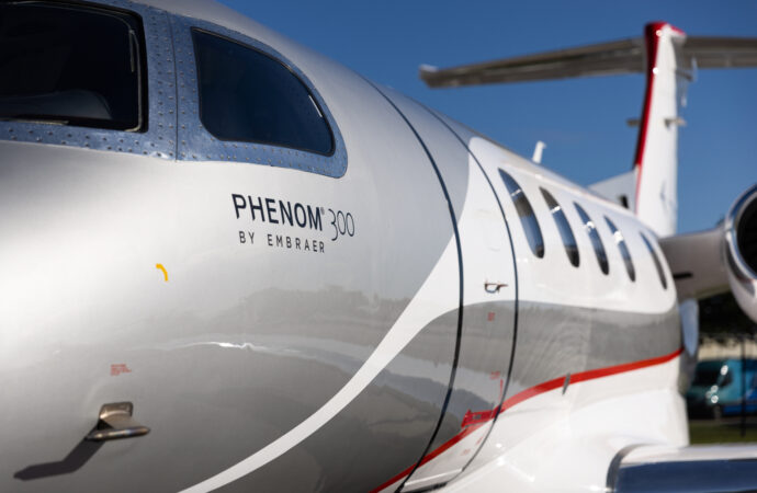 Phenom 300MED da Embraer recebe Certificado de Tipo Suplementar da FAA e EASA