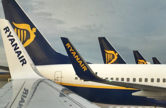 Ryanair estima receber 225 milhões de passageiros até o Final de 2026