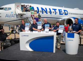 United Airlines celebra a primeira turma histórica de pilotos graduada em sua academia de aviação