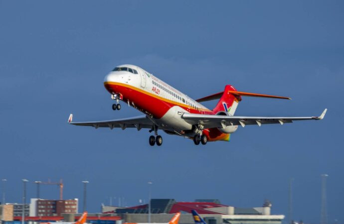 Programa de conversão de passageiro para cargueiro COMAC ARJ21 da China recebe luz verde