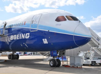 Boeing supera rival Airbus em pedidos e entregas e inicia 2023 em alta