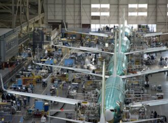 Entregas do Boeing 737 MAX atrasadas por problemas de software: relatório