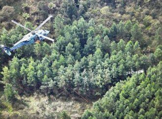 FAB resgata com vida piloto desaparecido em Santa Catarina