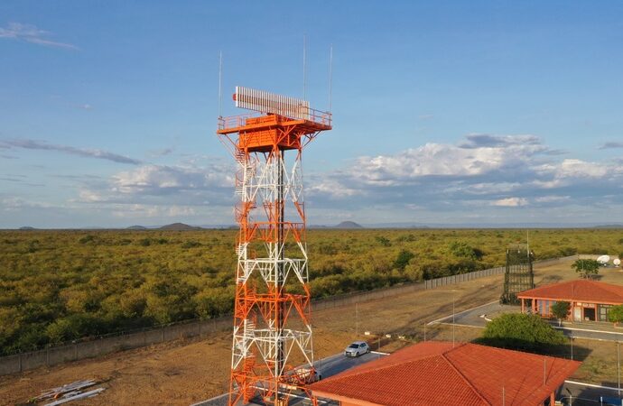 Espaço aéreo do Nordeste ganha reforço com a implementação de mais um radar secundário RSM970S-NG da Omnisys