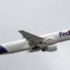 FedEx Express aposentará 22 cargueiros Boeing 757 enquanto a crise continua a afetar