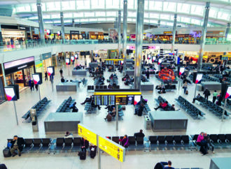 Aeroporto de Heathrow Londres transforma operações aeroportuárias com a Genetec