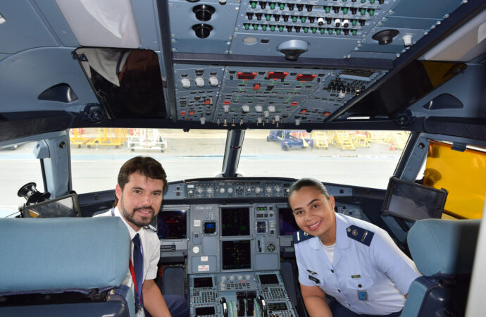 Projeto Voo de Cabine: intercâmbio operacional entre pilotos e controladores