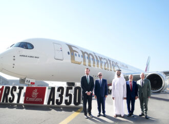 Emirates apresenta sua primeira aeronave A350